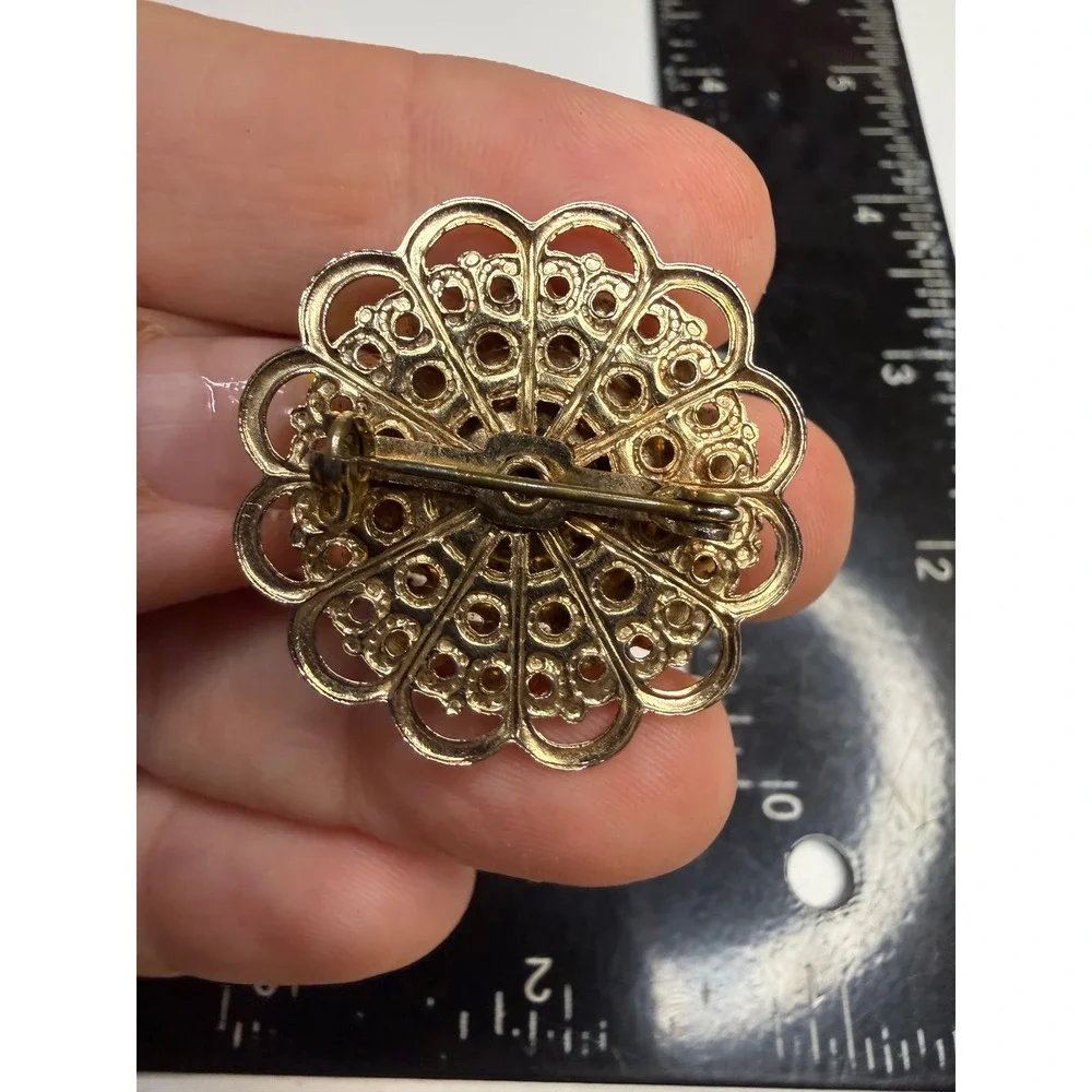 Vintage Gold Tone Cameo Brooch Faux Pearl Rhinestone Scalloped Pin